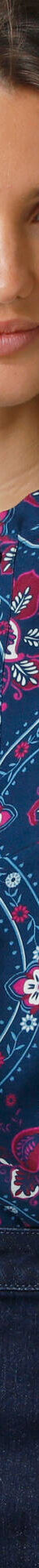 Chemisier col volanté, manches bouffantes, imprimé fleuri (bleu) Chemisier col volanté, manches bouffantes, imprimé fleuri (bleu)